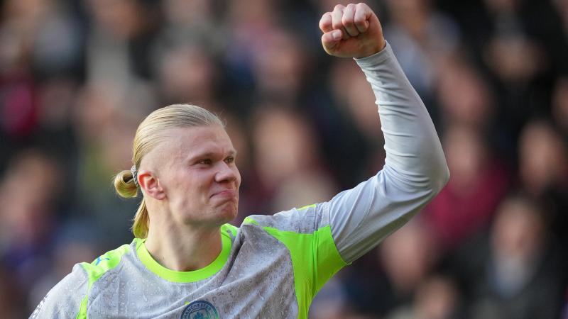 记者报道苏亚雷斯即将续约迈阿密国际一年！继续跟梅西当队友！（苏亚雷斯将与迈阿密国际续约一年，继续与梅西当队友！）