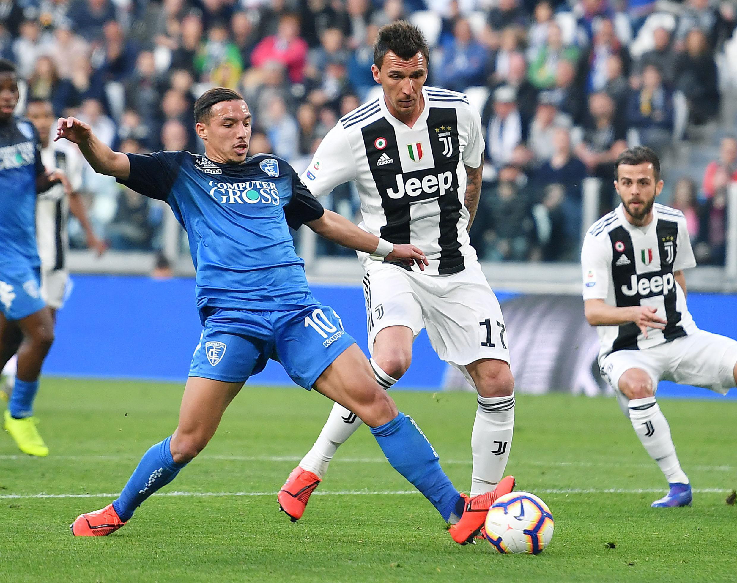 邮报：萨拉赫将与埃及主帅讨论行程，他倾向踢完布莱顿再报到（邮报：萨拉赫将与埃及主帅商谈行程，倾向先战布莱顿后再归队报到）