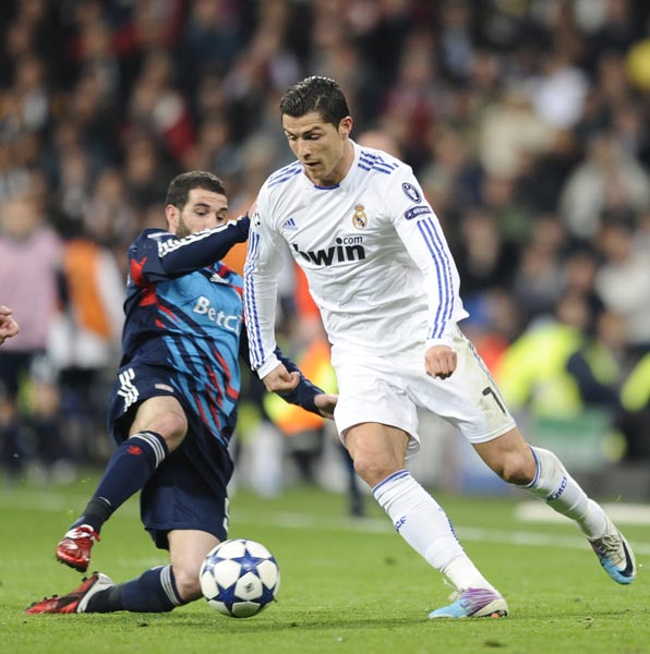 每体报道巴萨U19加里巴：偶像普约尔，有超脱黑人中卫的心智（每体：巴萨U19小将加里巴谈偶像普约尔，展现出超强心智）