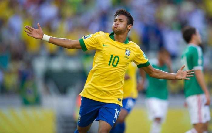 球队战术调整有效限制对手发挥（战术调整奏效，成功压制对手表现）